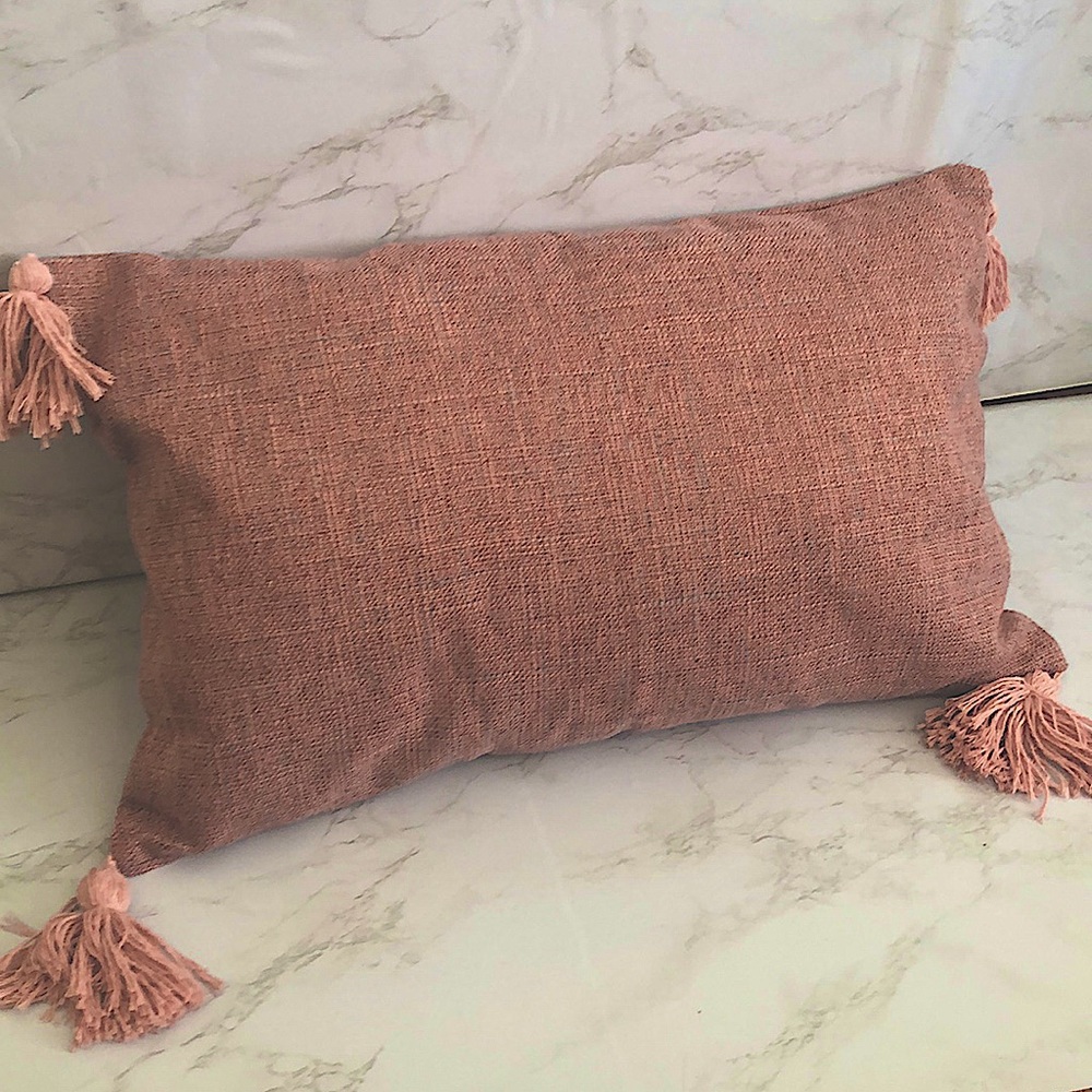 NWT Lumbar 12” X 20” Pillow Sham w/ Tassels